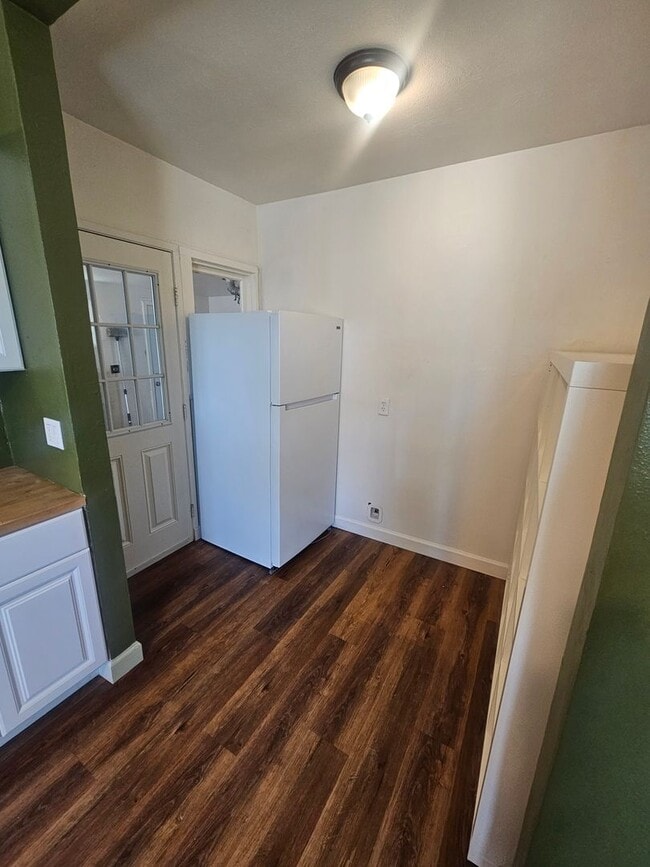 Building Photo - Home for Rent in Corning! 2 Bedroom 1 Bathroom PLUS Bonus Room