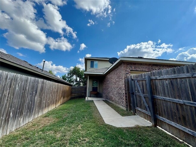 Building Photo - 1437 Brooks Way