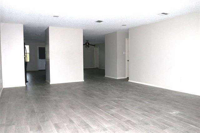 Building Photo - 2048 Crosbyton Ln