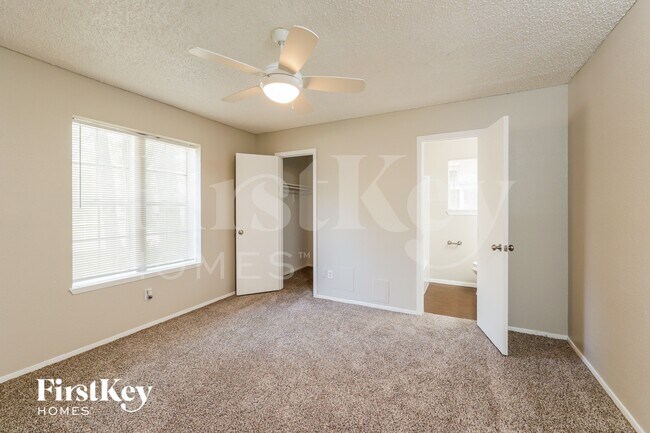 Building Photo - 23314 Balthasar St