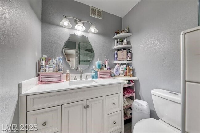 Building Photo - 861 E Hacienda Ave