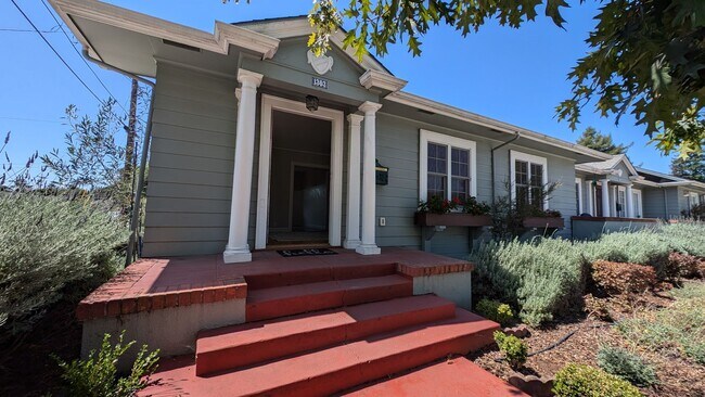 Primary Photo - 1303-07 Laurel Street