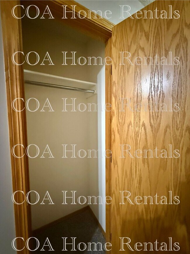 Building Photo - Meadow Park