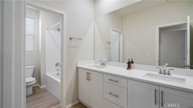 Building Photo - 13925 Mesa View Dr