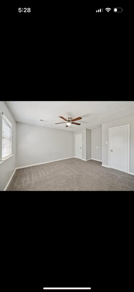 Building Photo - 1606 Beaver Springs Cir