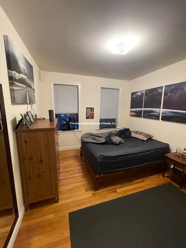 Building Photo - 4 Park Vale Ave