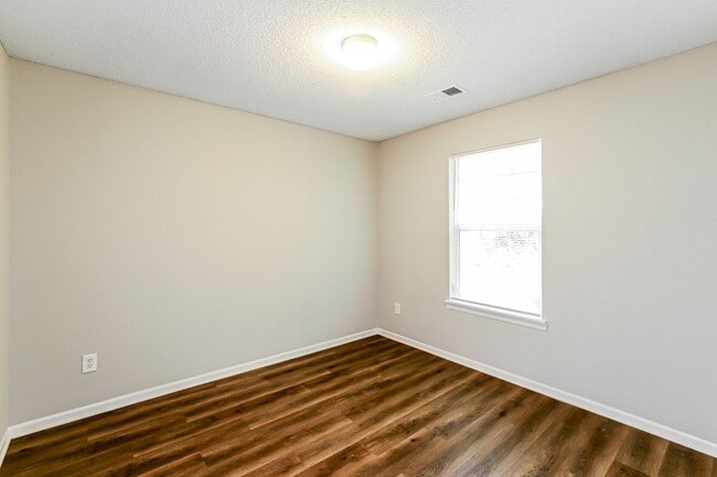 Building Photo - 3 BR/2BA | Newly Renovated Single Family Home | 1-Car Garage Parking | Great backyard!