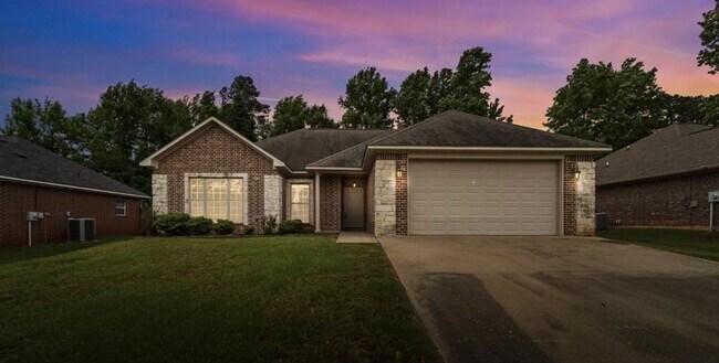 Building Photo - Hidden Acres Home for Lease!