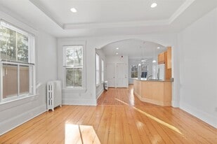 Building Photo - 28 Healey St