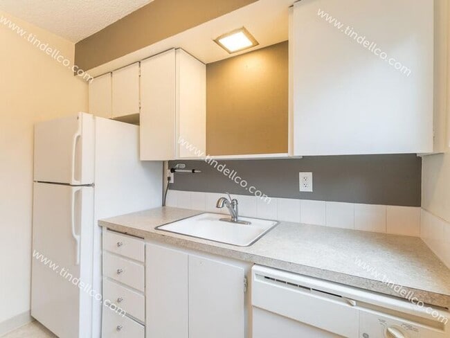 Building Photo - Charming Townhouse Style Home in Multnomah...