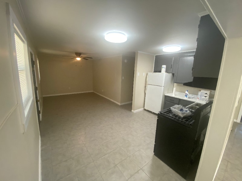 Building Photo - 414 Fieldcrest Dr