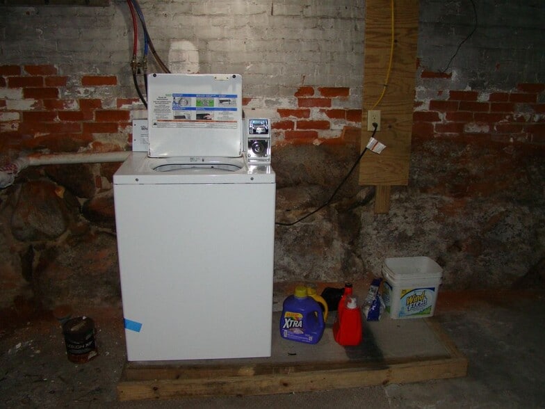 Building Photo - 86 School, #2