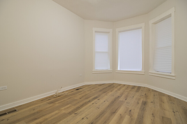Building Photo - 1141 S Francisco Ave