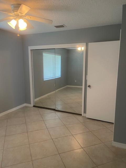 Building Photo - 371 SW Lakehurst Dr