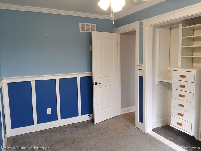 Building Photo - 15730 Anthony St