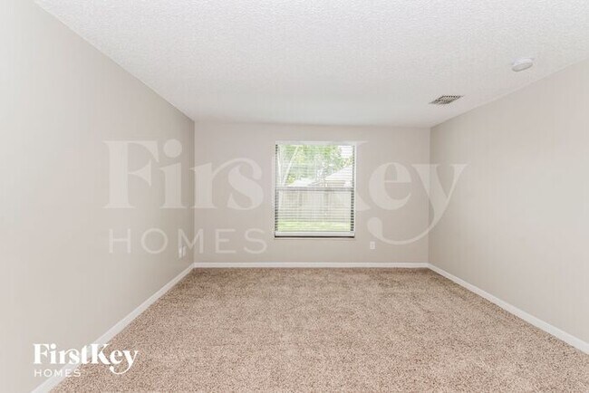 Building Photo - 11073 Steeding Horse Dr