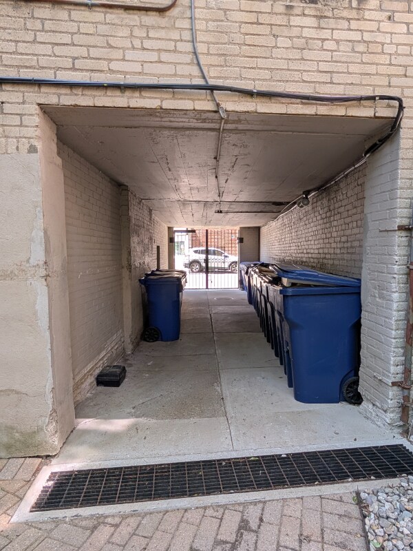 Building Photo - 1848 Commonwealth Ave