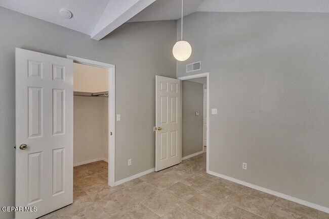 Building Photo - 10917 Loma Alta Pl