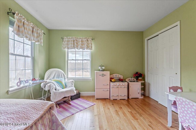 Building Photo - 40 Vischer Ferry Rd