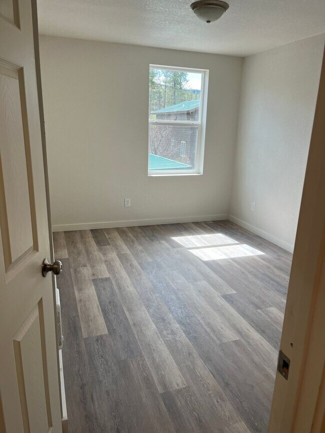 Building Photo - Smith