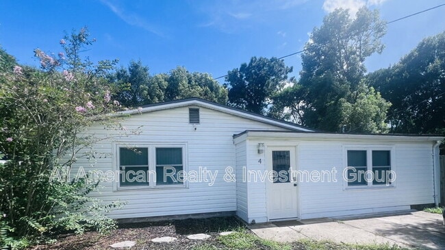 Primary Photo - 4 Highland Dr NW