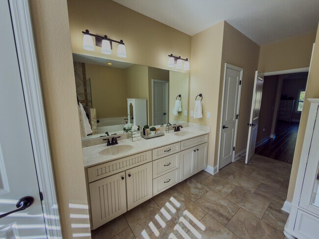 Building Photo - 2512 Cove Rd