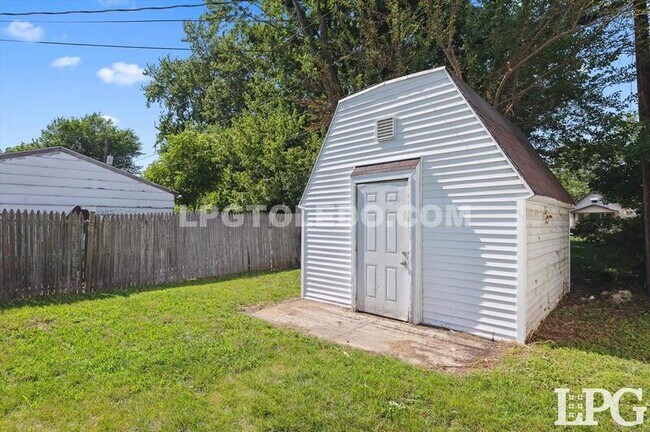 Building Photo - 1952 Fairfax Rd