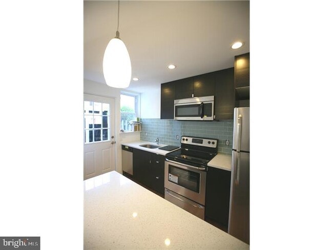 Building Photo - 209 W Wildey St