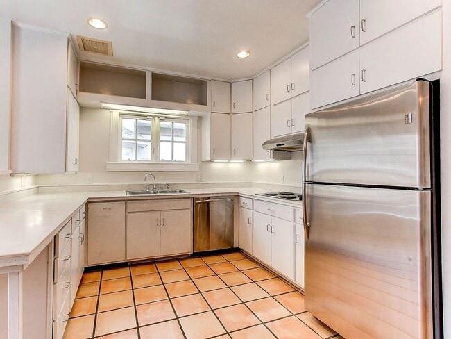 Building Photo - Charming Cheesman Park Duplex | 2 Bed / 2 Bath | Large Yard + Deck