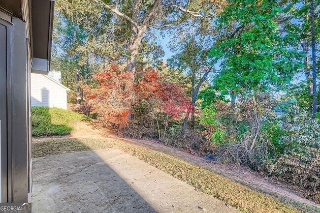 Building Photo - 1570 Twin Bridge Ln