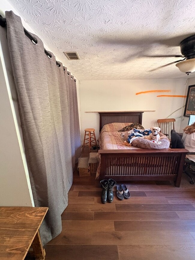 Building Photo - Charming 3 bed/2 bath Eastside Ranch w/ Potential early move in!