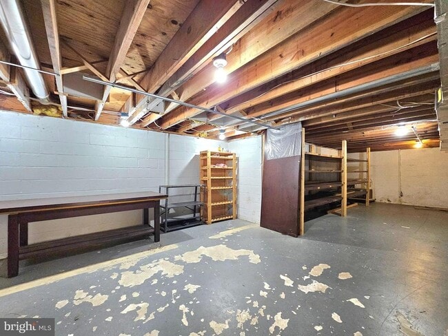 Building Photo - 317 Adahi Rd SE