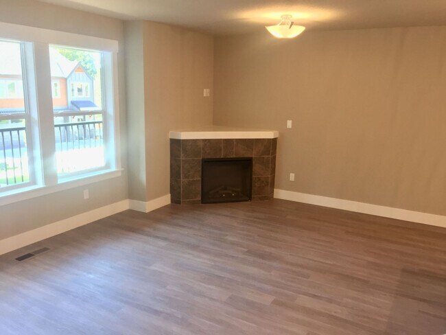 Building Photo - CHAMPION VILLAGE LUXURY TOWNHOMES IN SANDY...