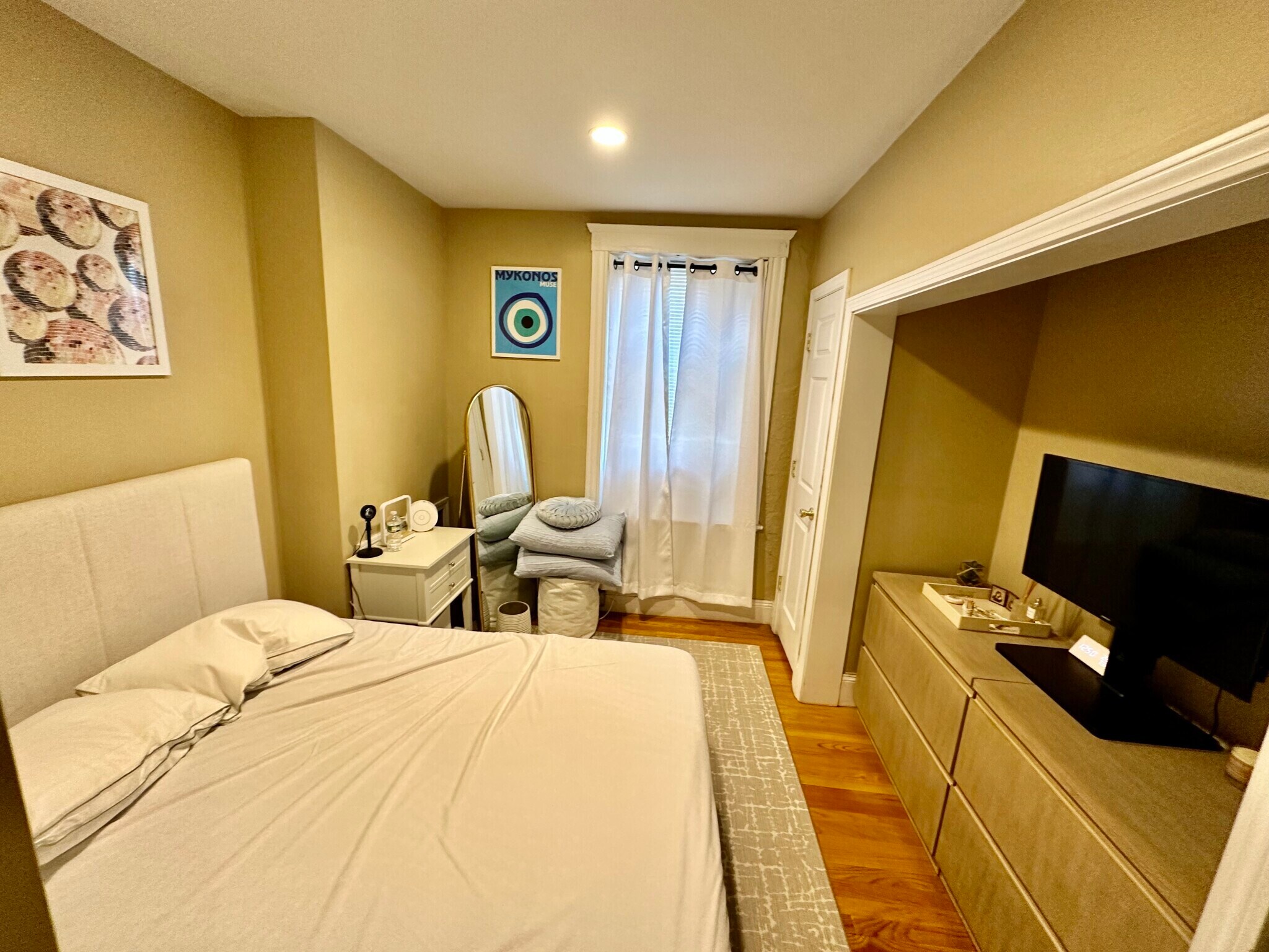 Building Photo - 56 Egmont St