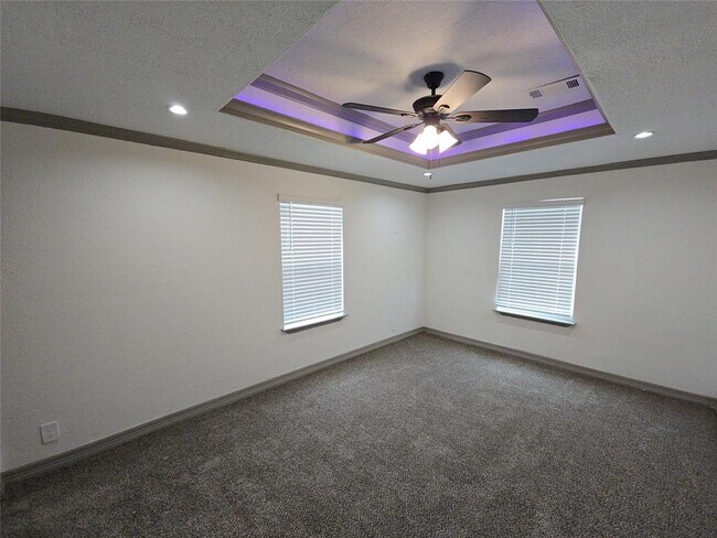 Building Photo - 9010 Linda Vista Rd