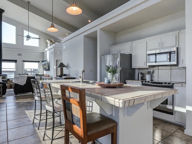 Building Photo - 46 Bonita Vista Dr