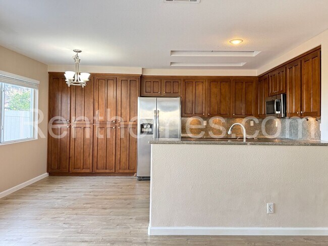Building Photo - 10886 Caminito Colorado