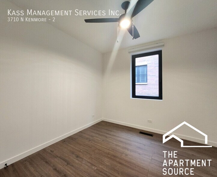 Building Photo - 3710 N Kenmore Ave