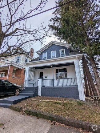 Building Photo - Cozy 2 Bedroom House on quiet street (Mars...