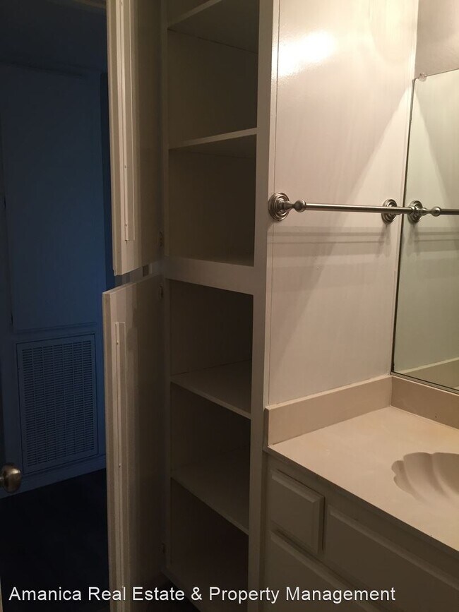 Building Photo - 2 br, 2 bath House - 2403 W. Acacia Ave.