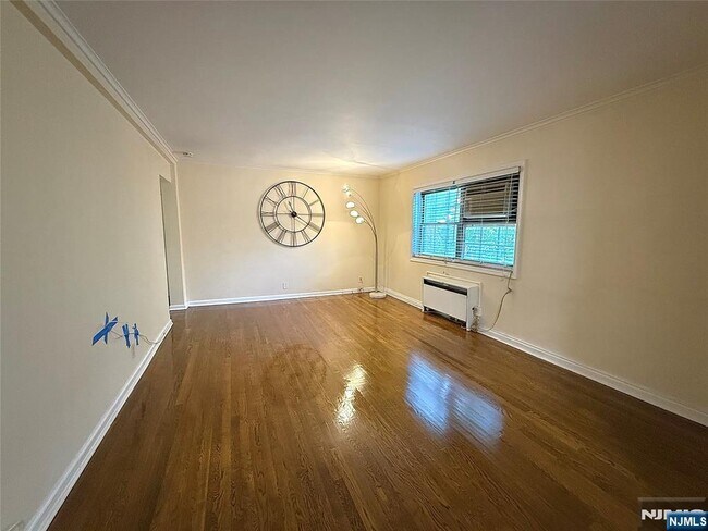 Building Photo - 420 Fairview Ave