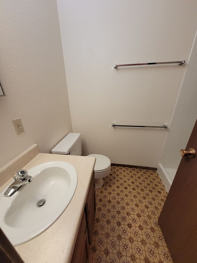 Building Photo - 6731 Hollister Dr