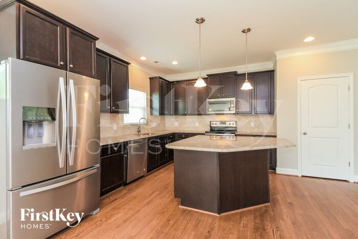 Building Photo - 3173 Knoll Ridge Dr