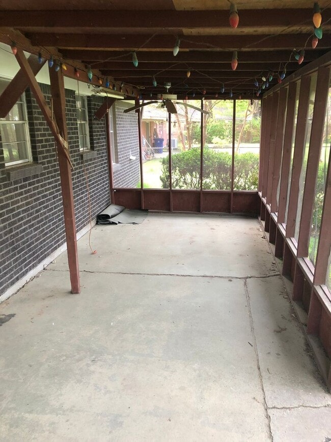 Building Photo - Southern Hills!