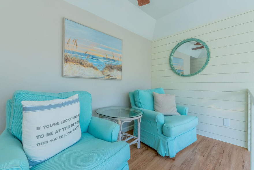 Building Photo - 7 Periwinkle Ln