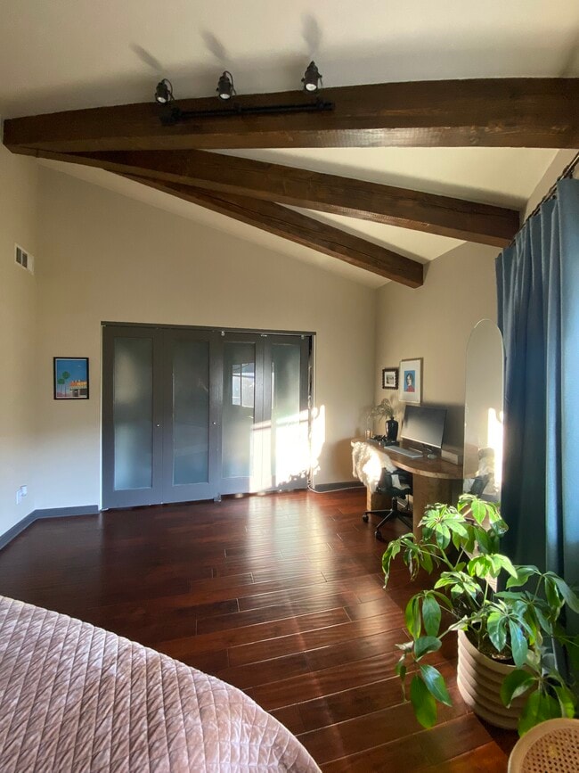 Building Photo - 2700 Cahuenga Blvd E