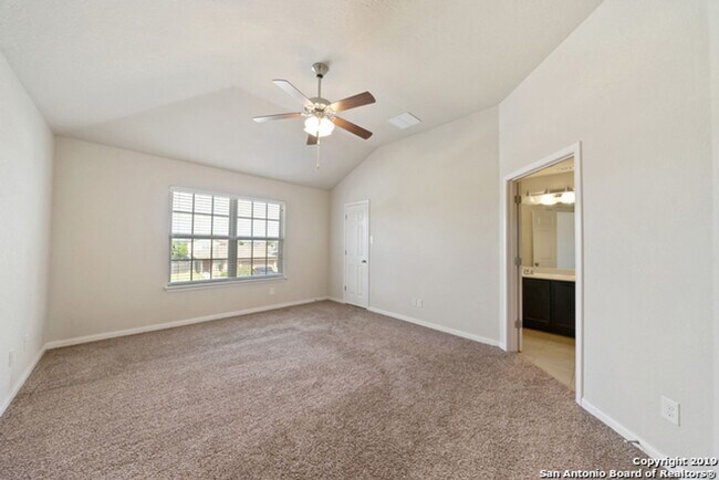 Building Photo - 4 Bedroom/2.5 Bath Mesa Creek Subdivision