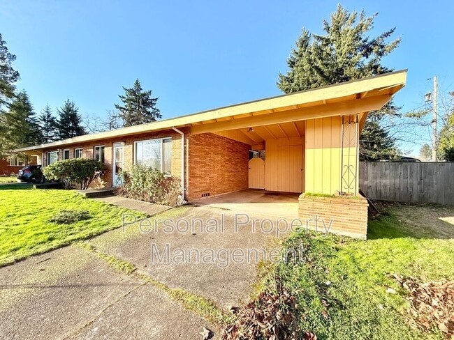 Building Photo - 702 Garrison Terrace