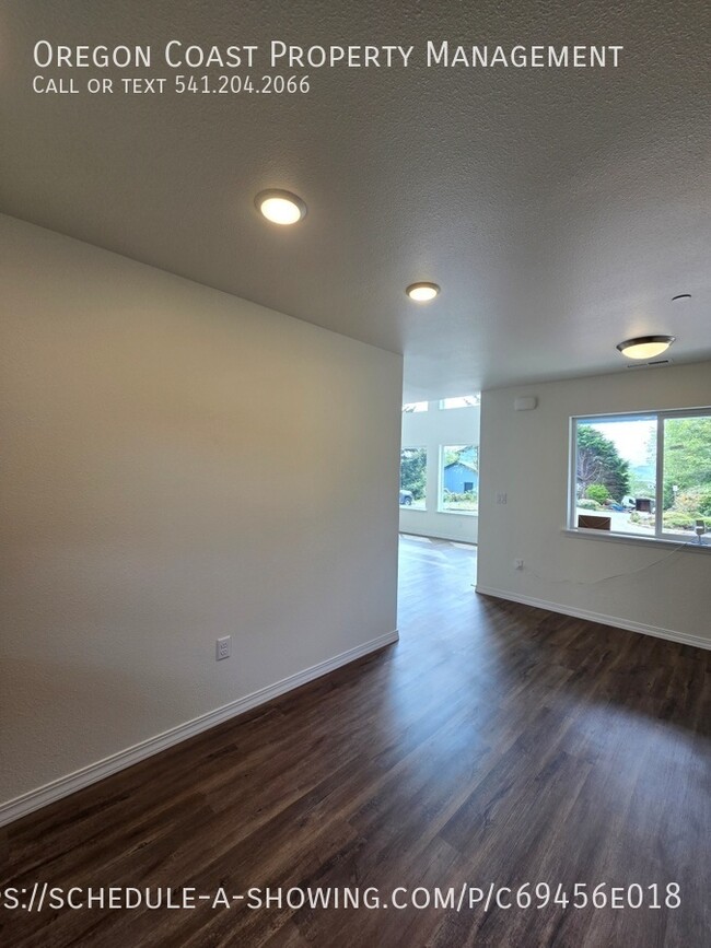 Building Photo - 4822 SW 48th Ct