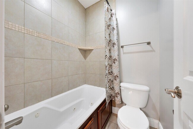 Building Photo - 3630 Amherst Dr